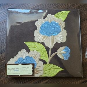 NWT Recollections Signature Album w/ Blue & Cream Floral Design w/ Extra Sheets